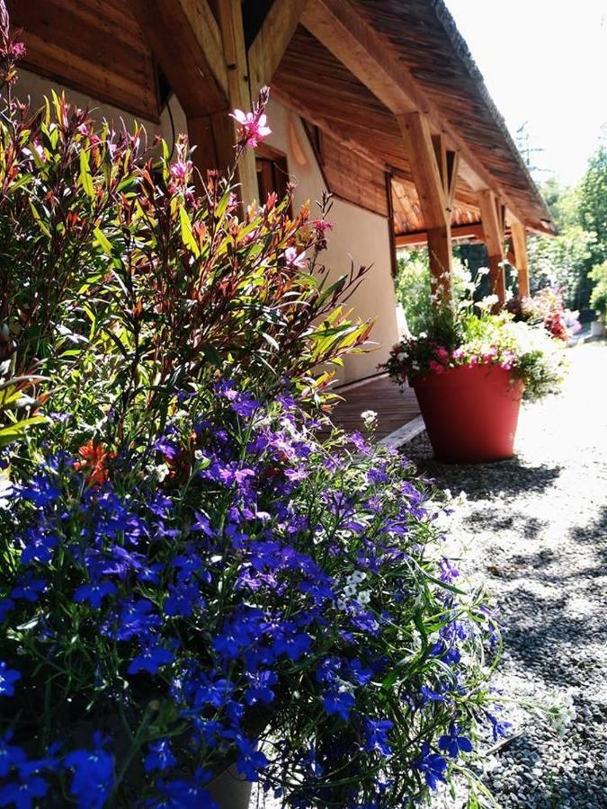 Hotel Restaurant Gites Les 5 Saisons Freissinieres Buitenkant foto